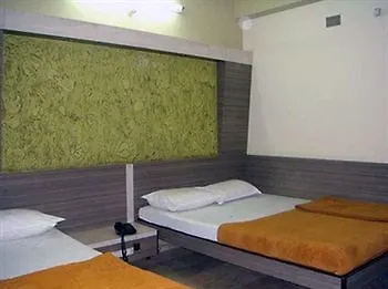 Mannars Deluxe Lodge Mysore